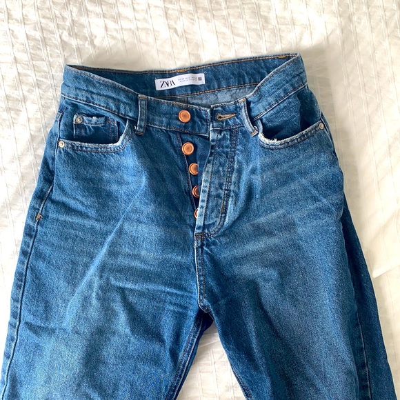 Zara High Waisted Jeans - Picture 2 of 3